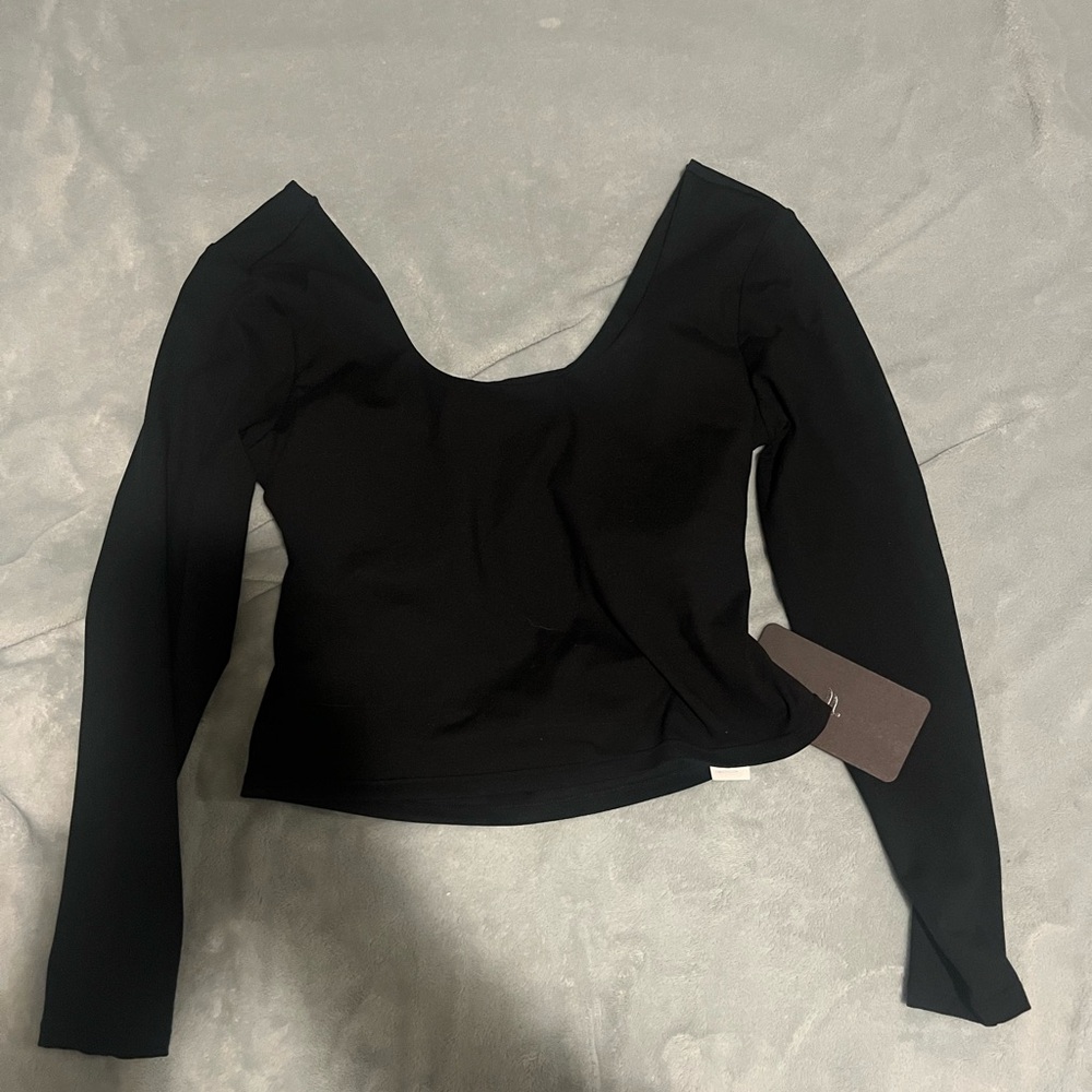 Fabletics open back MBlack Long Sleeve Women's Top